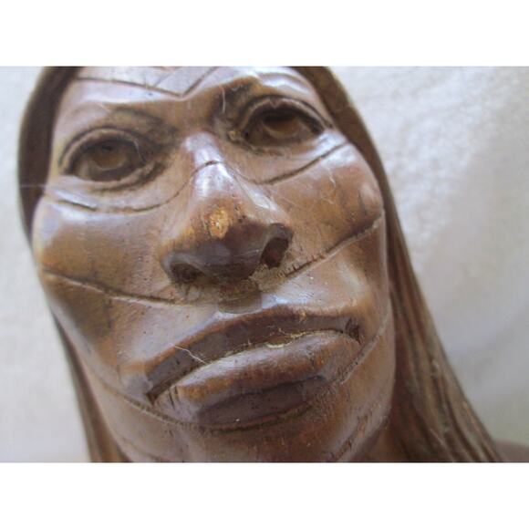 Victor E De La Torre hand carved wooden man and woman, 8" tall - Picture 4 of 9